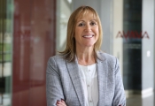 CMOs and CIOs: Stop Battling and Start Collaborating CMOs and CIOs: Stop Battling and Start Collaborating