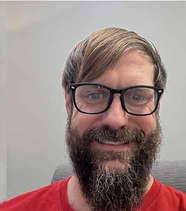 Get Out of the Way: Why the Best Theme Park Technology Is the Kind You Never Notice Jim Denny, VP of Digital Experience, Six Flags Entertainment Corporation