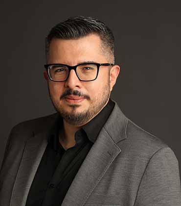 Finding the Signal in the Noise: The Role of Analytics in Smarter Restaurant Decisions Juan Sebastian Ovalle, Vice President of Business Analytics, Firebirds Wood Fired Grill