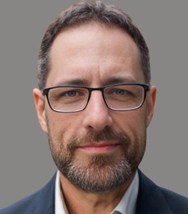 Data-Driven Leadership in a Global Supply Chain Daniel Braga, Service Manager, Louis Dreyfus Company