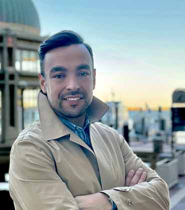 Building the Infrastructure that Powers Modern AI Carlos Peralta, Head of Data Platforms and ML Ops, WHOOP