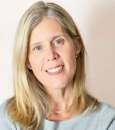 Strengthening Customer Relationships in Energy Services Valerie Eden, Vice President of Customer Experience, ThompsonGas
