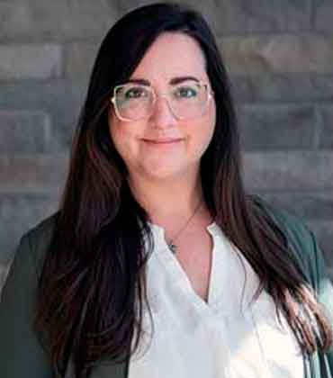 Reflections on Oncology Pharmacy Practice in 2023 Leslie Young, Pharmacy Manager, Oncology Practice and Sterile Compounding at Kingston Health Sciences Centre
