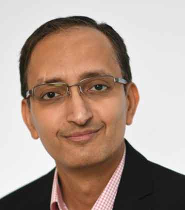 Professional Empowerment through AI-Assisted Building Ashok Viswanathan, Director - AI & Automation, Dealer Tire