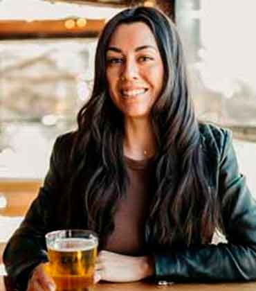 Balancing Out Brand Strategy and Creativity Jade Prosser, Director of Marketing & Brand, CRAFT Beer Market