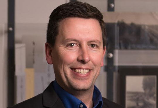Treading Toward Efficient Change Management through Cloud 