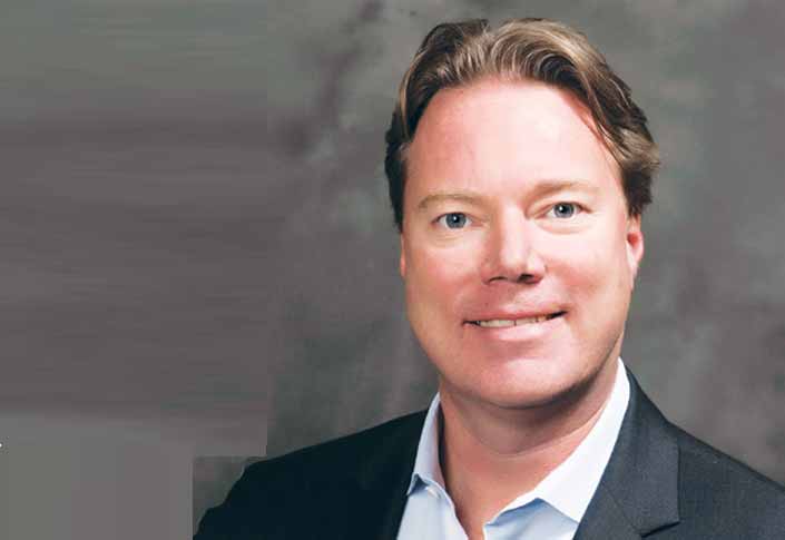 The Partnership Between Artificial Intelligence and Humans in Lending