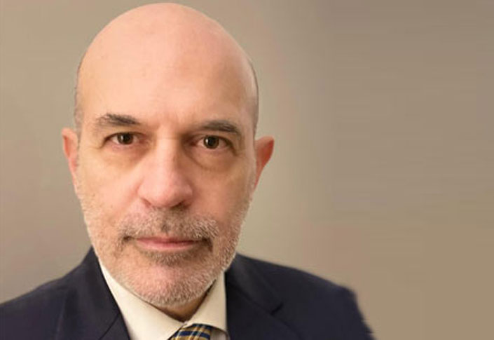 The Employee's Gaze and the Leader's Paradigm