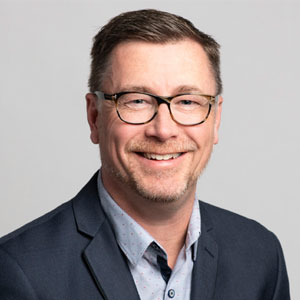 From AI to IRL Martin Lampman CCMP, Director, Customer Support Operations & Social Purpose & Player Experience, BCLC