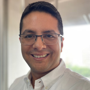 Global Insights: IT Governance Strategies to Prevent Technological Anarchy in Public Sector Roger González, Deputy Director of Digital Technology at Mayor's Office of Santiago de Cali