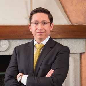 Introducing Behavioral Understanding to Create New Market Niches Santiago David Vicencio, Head of Enterprise Strategy, Diners Club del Ecuador