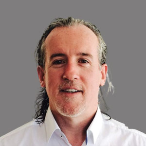 Technology's Impact on Field Services Stephen Caulfield, Executive Director, Global Field Services, Dell