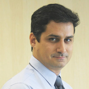Automotive Manufacturing: Decarbonizing the Globe's Roads Eduardo Debone, Senior Manager, Offer Management, Sandvik Coromant