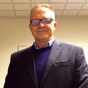 Logistics Robots: IT/OT Convergence Christopher Nichols, Director IT/OT Resiliency & Support at Stanley Black & Decker