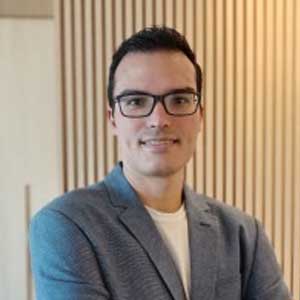 Cloud Adoption for IT Modernization Rodrigo Araujo Andrade, Programs and Products of Cloud, SRE and FinOps Manager at Globo