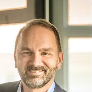 Digital Transformation – An Insurance Practitioner’s Critique Alp Altun, Transformation Programme Director, Prudential (PRU: LON)