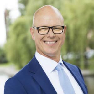 Impact of Digital Transformation in Retail Space Robert Sjostrom, Senior Advisor, Essity