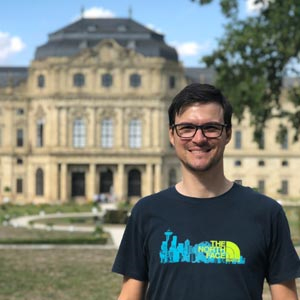 Embracing Artificial Intelligence: Dispelling Fears and Unleashing Opportunities Luiz Carlos Feliponi, Head of Information Technology at Grupo Kyly