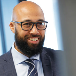 Navigation The Winds Of Change: Quality Challenges And Solutions In The Expanding Wind Energy Sector Thomas Benjamin Tackie, Vice President, Global Head of Service Quality,Vestas