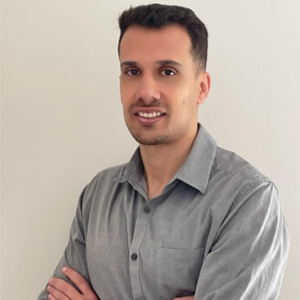 Web Dev's Secret Weapon: Sustainable practices through copilots and AI Everton Molina, Senior Product & Software Engineering Manager, Luizalabs