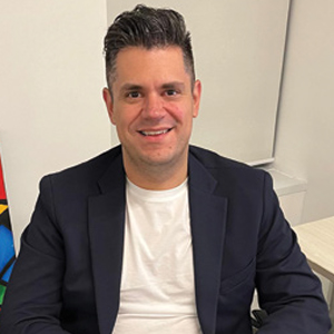 Global Connections, Regional Solutions Raphael Luna, CIO, CISO at MDS Group