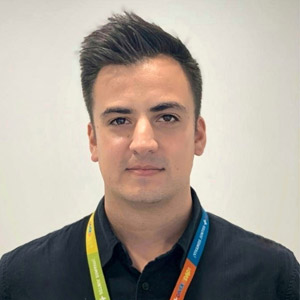 Strategic Synergy: Mastering Data, Tech, and Vision Excellence Sebastian Espinosa Jensen, Corporate Business Intelligence & Advanced Analytics Manager, Empresas SB