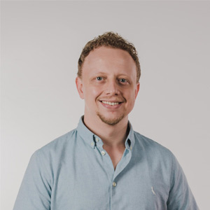 Data Governance Paradox: Does More Data Management Mean More Bureaucracy? Helio de Cillo, Strategy Data & Analytics Executive, Bimbo do Brasil (part of Bimbo Group)