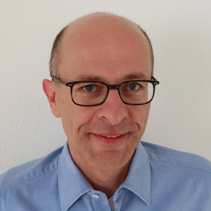 What's that Noise in Artificial Intelligence? Dr. Peter Quell, Head of Portfolio Analytics for Market and Credit Risk at DZ BANK.