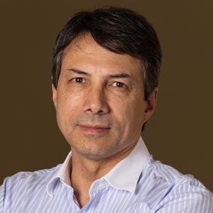 Driving Digital Transformation Ricardo Miranda, CIO, CTO and Technological Director of Santos Brazil, Santos Brasil
