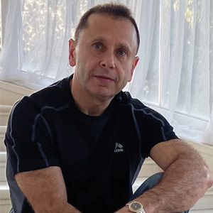 Industry 4.0: Changing the Landscape of the Manufacturing Industry Gary Kraversky, Director, Products - Manufacturing | Digital, The Kraft Heinz Company