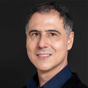 Setting Data Analytics and AI for Success: The Three Underpinnings of a Winning Implementation David Rodrigues, Head of Data Analytics and Insights at Philip Morris International