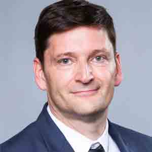 RNA, DNA and the rising cost of IP management Jürgen Schneider, Vice President, Head of Global IP & Licensing, QIAGEN