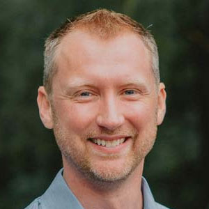 Transforming Stores into Customer Experiences Alex Tallman, Director, Retail Experience, Fleet Feet