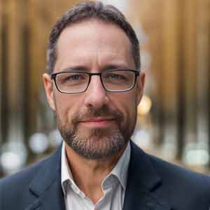 Revolutionizing Trading and Agribusiness with Data Analytics: A Strategic Vision Daniel Beggiato Veiga Braga, Senior Data & Analytics Manager at Louis Dreyfus Company Brasil